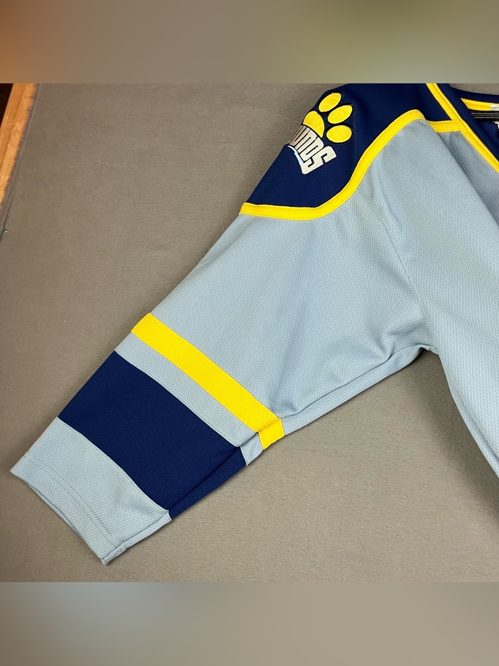 VTG Walt Disney World Hockey Jersey Adult Size M Pluto Icehounds #30 Gray Navy. - Picture 13 of 16